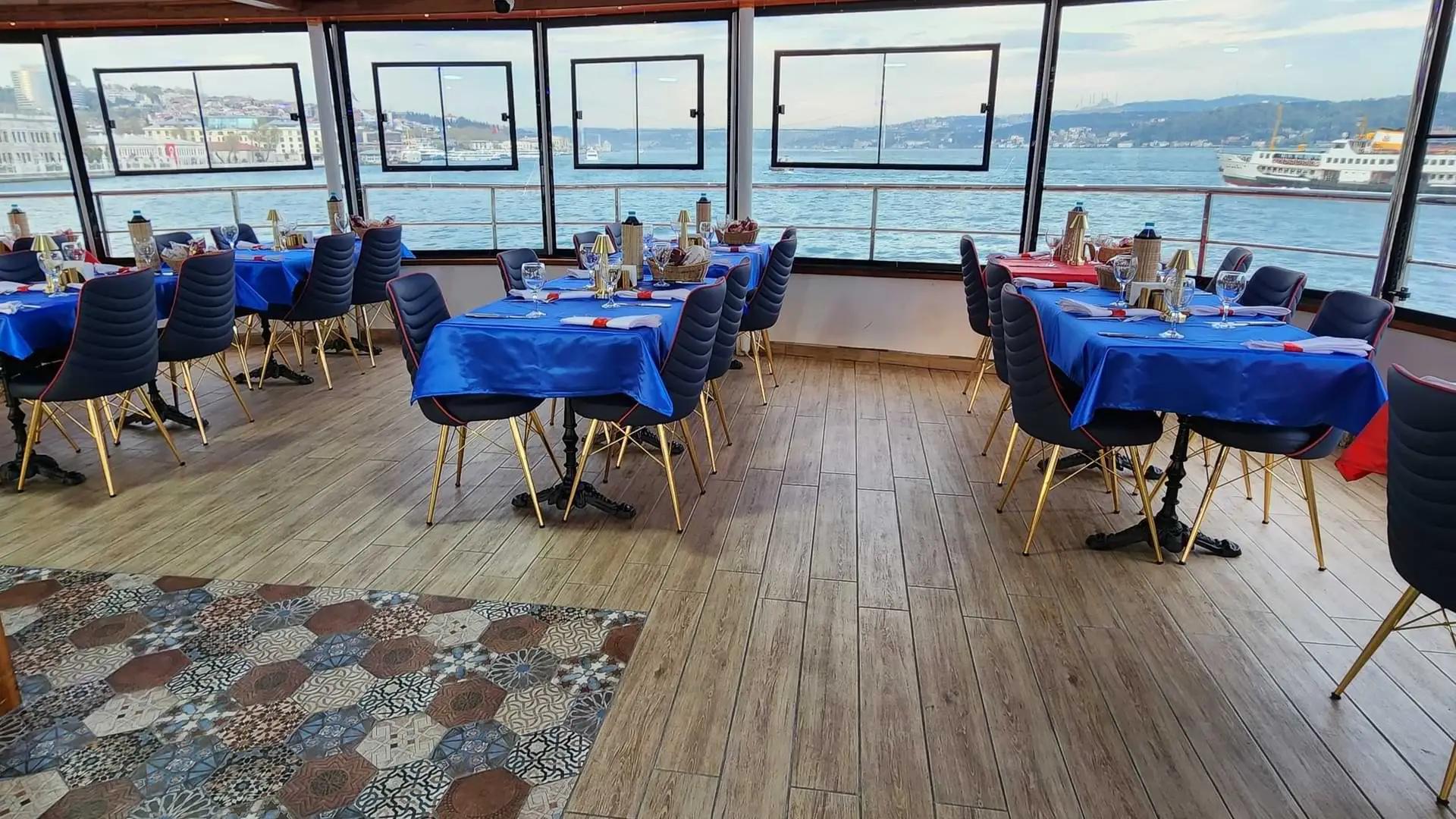 Istanbul Bosphorus Dinner Cruise Tour